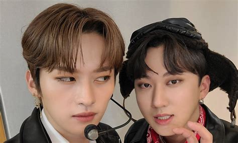 Post 4786662: Bangchan Changbin fakes kpop music Stray.